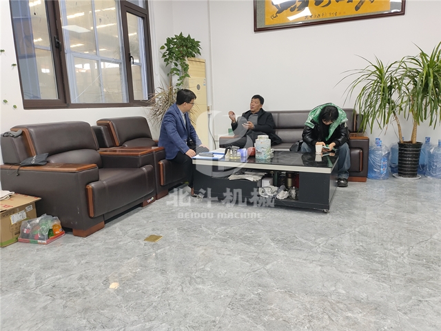 歡迎內(nèi)蒙古客戶實地了解我司應用全新技術的煤泥烘干機